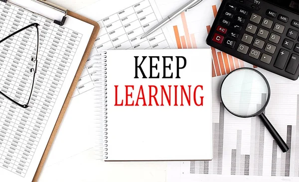 Keep Learning Text Notebook Clipboard Calculator Chart Background — Stock Photo, Image