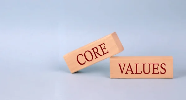 Core Values Text Bloc Lemn Fundal Albastru — Fotografie, imagine de stoc