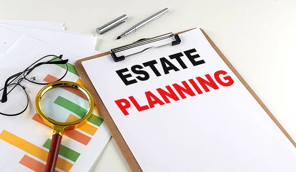 Estate Planning Text Auf Einem Clipboard Mit Diagramm Auf Weißem — Stockfoto
