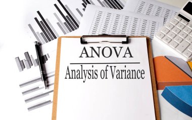 Grafik arkaplanında ANOVA VARİANS Analizi olan bir kağıt