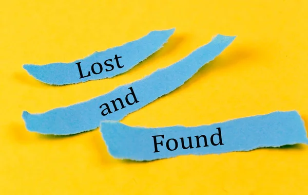 Lost Found Text Blue Pieces Paper Yellow Background Business Concept — Fotografia de Stock