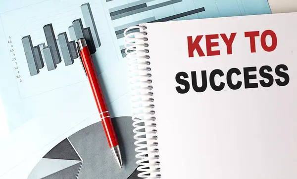 Key Success Text Notebook Pen Chart Background — Stock Photo, Image