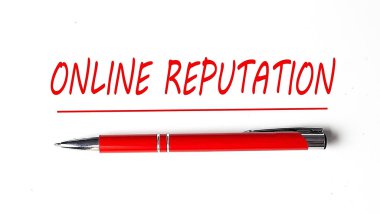 Beyaz arkaplan üzerinde ped kalem ile metin ONLINE REPUTtionation