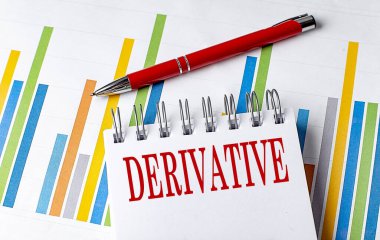 Not defterine çizelge ve kalem işi kavramına sahip DERIVATIVE metin
