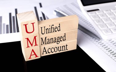 Kelime UMA ahşap yapı taşları, iş