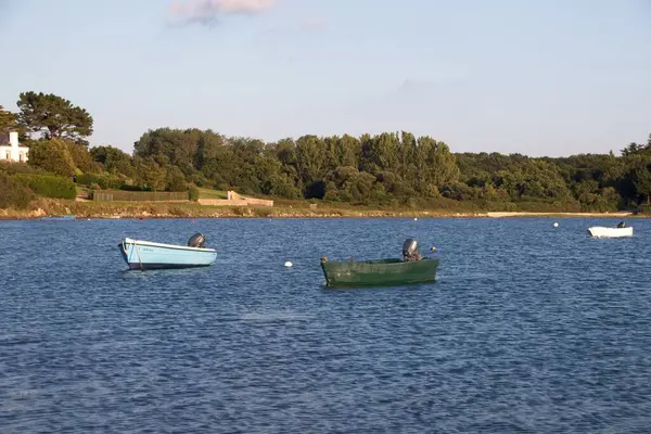 Boot Auf Dem Fluss — Stockfoto
