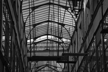 Bir binanın çatısı