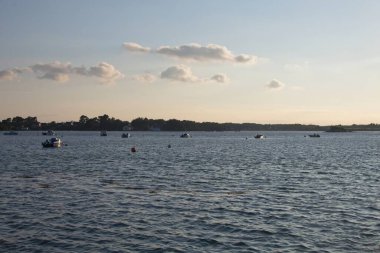 Sahilde gün batımı