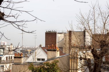 Şehirdeki eski bina.