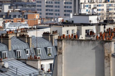 Bir binanın ön cephesi