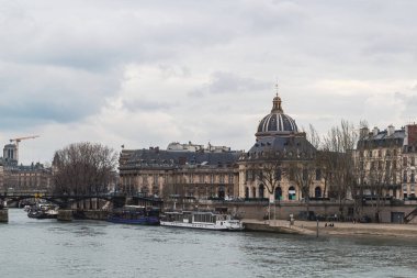 seine Nehri Köprüsü