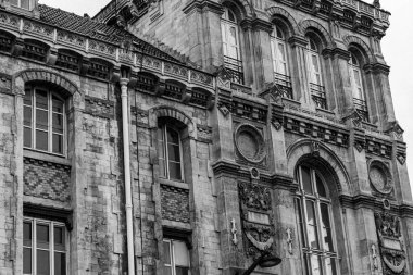 Sarayın ön cephesi