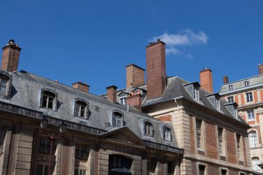 Binanın ön cephesi