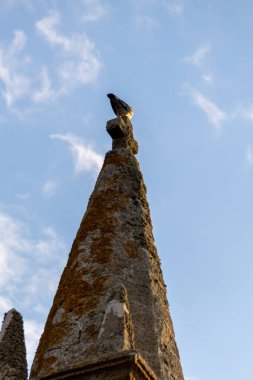 Kilisenin çan kulesi.