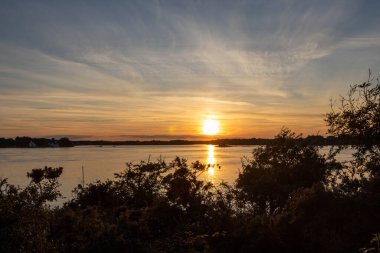 Denizde gün batımı