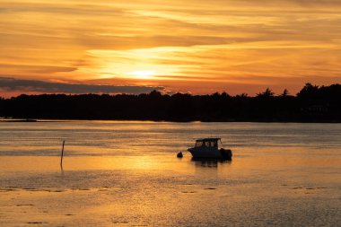 Denizde gün batımı