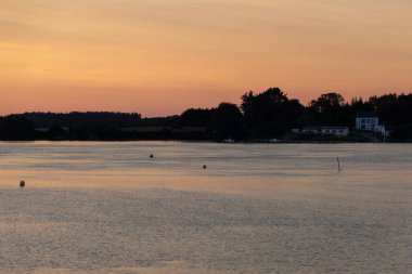 Denizde gün batımı