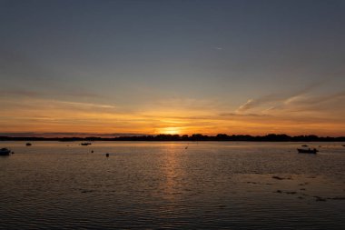 Denizde gün batımı