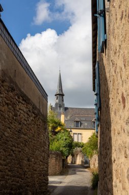 Yazın kasaba kırsalında