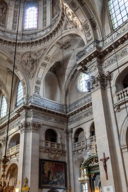 iç katedral