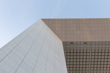 Şehirdeki modern ofis binası