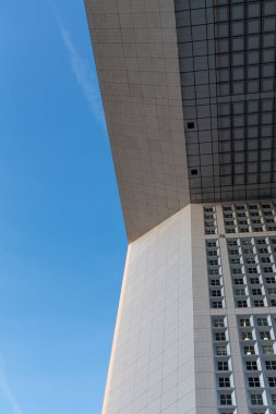 Şehirdeki modern ofis binası