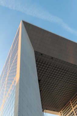 Şehirdeki modern ofis binası