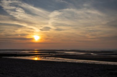 Sahilde gün batımı