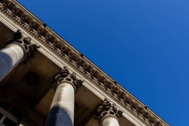 Katedralin ön cephesinin ayrıntıları