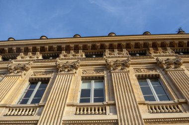 Cephe louvre Müzesi