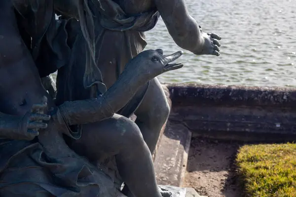 Versay Sarayı 'nın parkında heykel