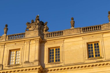 Şehirdeki eski bina.