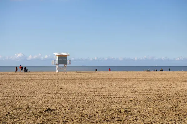 Sahildeki cankurtaran kulesi.