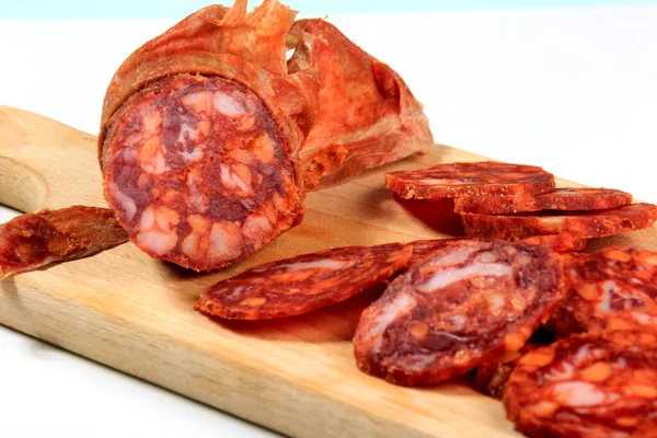 Fatia Salsicha Salame Chouriço Porco Espanhol Branco Chorizo Ibérico Fatia — Fotografia de Stock