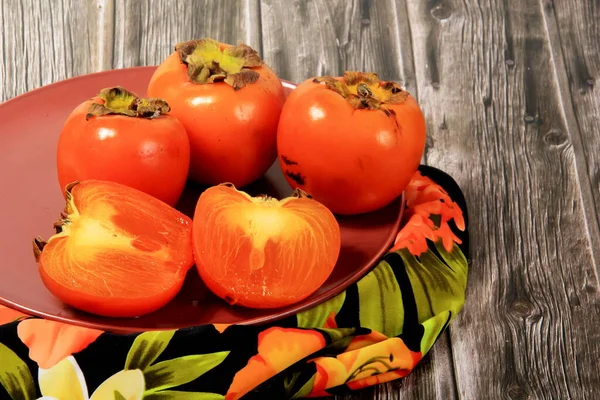 Fresh Persimmon Fruit Plate Persimmon Fruit Old Board Background — Stock Photo, Image