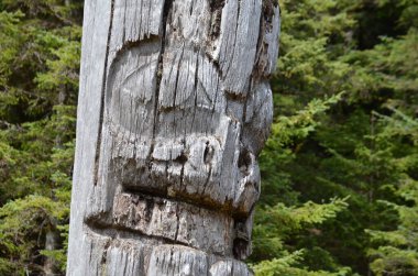 Tarihi Totem Polonyalıları, Sgang Gwaay, Ninstints, Haida Gwaii, BC, Kanada