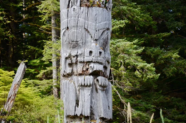 Totem Histórico Postes Sgang Gwaay Ninstints Haida Gwaii Canadá — Foto de Stock