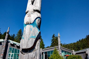 Skidegate, Haida Gwaii, British Columbia, Kanada, 7 Temmuz 2023: Haida Miras Merkezi Haida ulusunun ve halkının başlıca kültür merkezi.