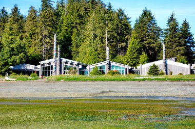 Skidegate, Haida Gwaii, British Columbia, Kanada, 7 Temmuz 2023: Haida Miras Merkezi Haida ulusunun ve halkının başlıca kültür merkezi.