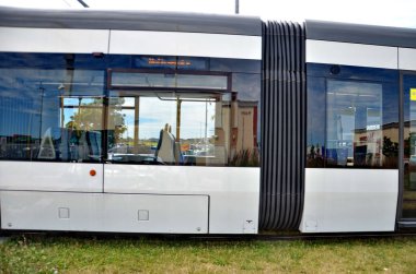 Toronto, Ontario, Kanada, 28 Haziran 2024: Eglinton Crosstown LRT test treni Scarborough 'daki geçiş hattı boyunca ilerliyor. Satır için henüz bir açılış tarihi yok. Eylül 2024 itibariyle..