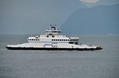 West Vancouver, British Columbia, Kanada, 24 Haziran 2023: Capilano 'nun feribotu West Vancouver' a giden Snug Cove, Bowen Adası 'ndan dönen Queen of Capilano yolcu feribotu.