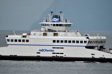 West Vancouver, British Columbia, Kanada, 24 Haziran 2023: Capilano 'nun feribotu West Vancouver' a giden Snug Cove, Bowen Adası 'ndan dönen Queen of Capilano yolcu feribotu.