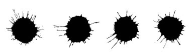Beyaz arkaplanda 4 siyah renk lekesi kümesi