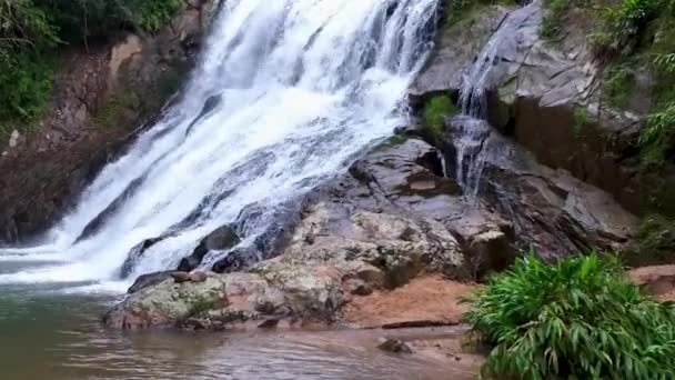 位于大弗洛里安波利斯的Ressure Io瀑布 Santa Catarina — 图库视频影像