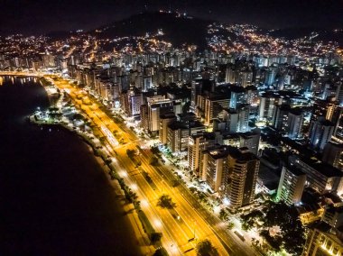 Florianopolis, Santa Catarina 'da. Gece hava görüntüsü.