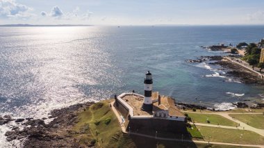 Bahia 'daki Salvador şehri. Hava görüntüsü. Barra Deniz Feneri.