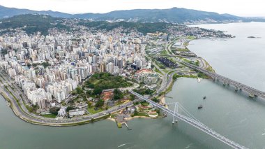 Florianopolis şehri, Hercilio Luz Köprüsü. Brezilya