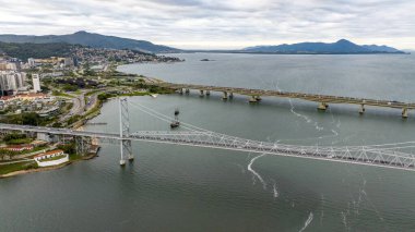 Florianopolis şehri, Hercilio Luz Köprüsü. Brezilya