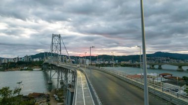 Florianopolis şehri, Hercilio Luz Köprüsü. Brezilya