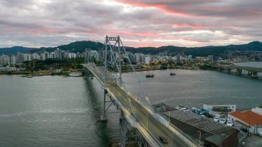 Florianopolis şehri, Hercilio Luz Köprüsü. Brezilya